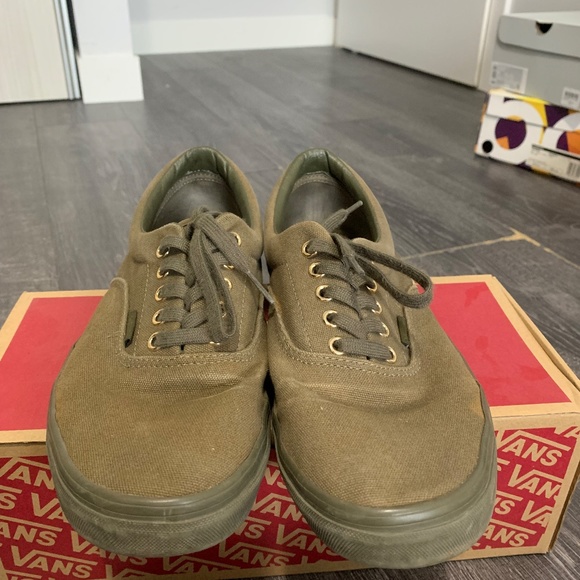 (US 9.5) Off White - Air Jordan 1, Air Force 1. AJ1 Gold Toes. Vans - Picture 3 of 13